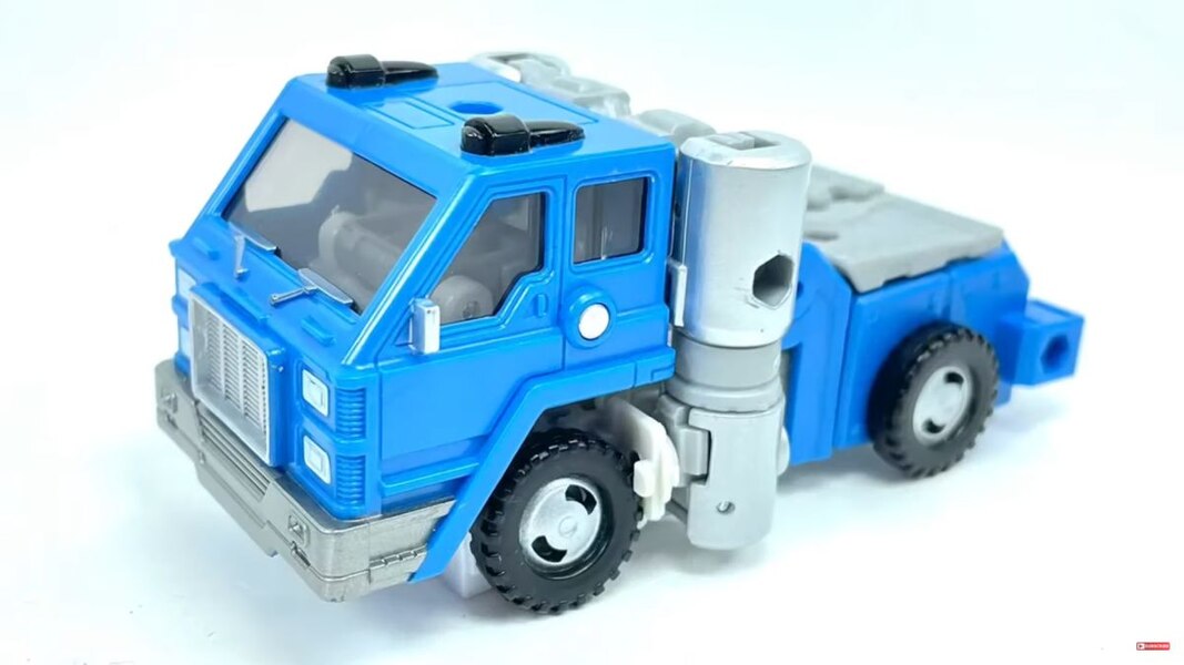 Transformers Generations Puffer  (5 of 13)